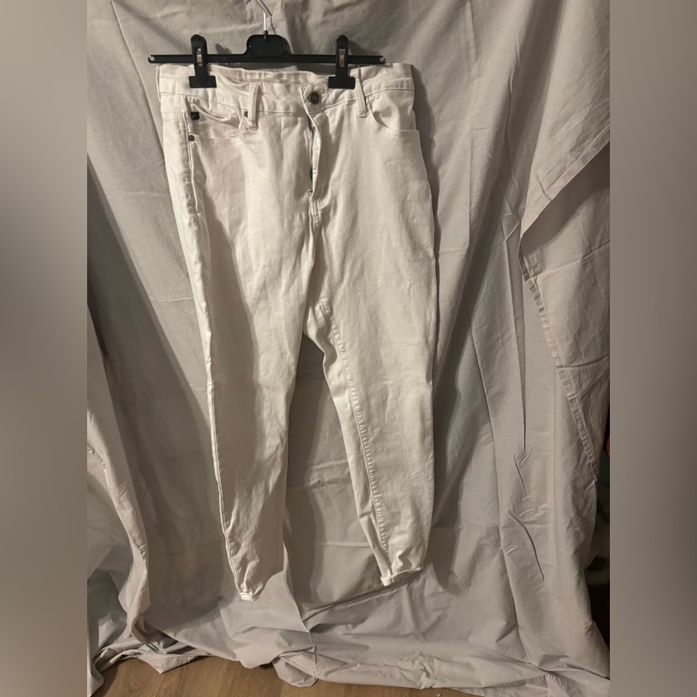 KanCan Classic White Jeans